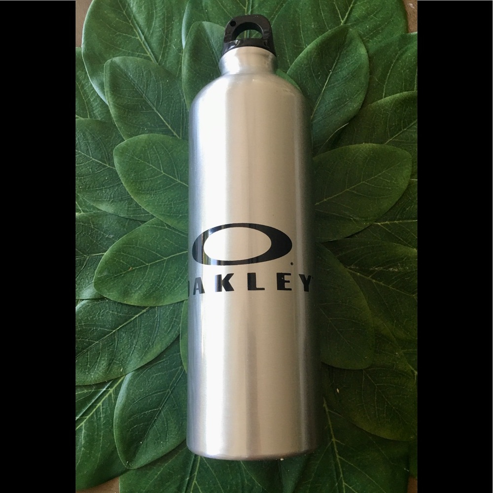 Oakley water bottle-New